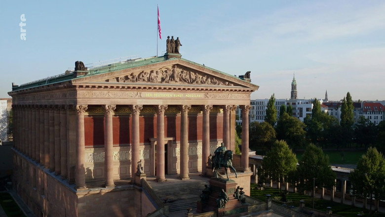 Berlin's Treasure Trove backdrop 3