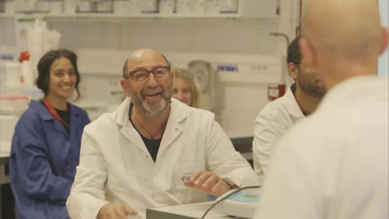 Traquer l'invisible - Nos chercheurs face à la menace mondiale des virus et des bactéries backdrop 4