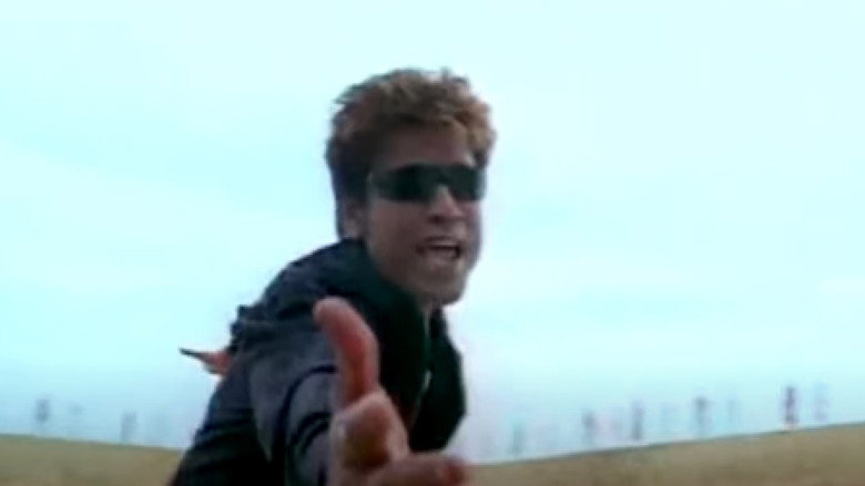 Ah Aah: Anbe Aaruyire backdrop 5