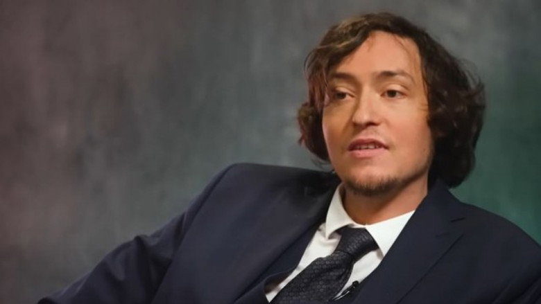This charisma coach teaches Guillaume how to become charismatic.