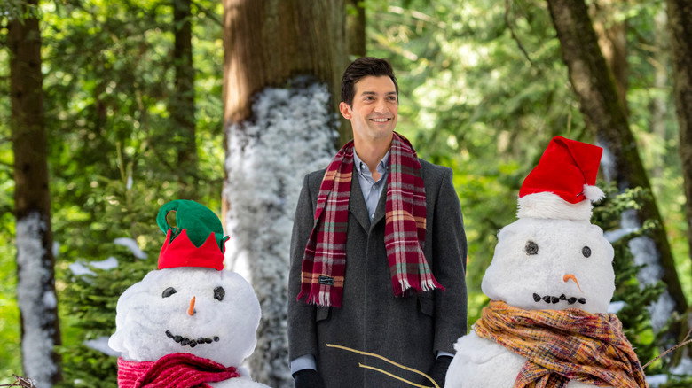 The Mistletoe Inn backdrop 6