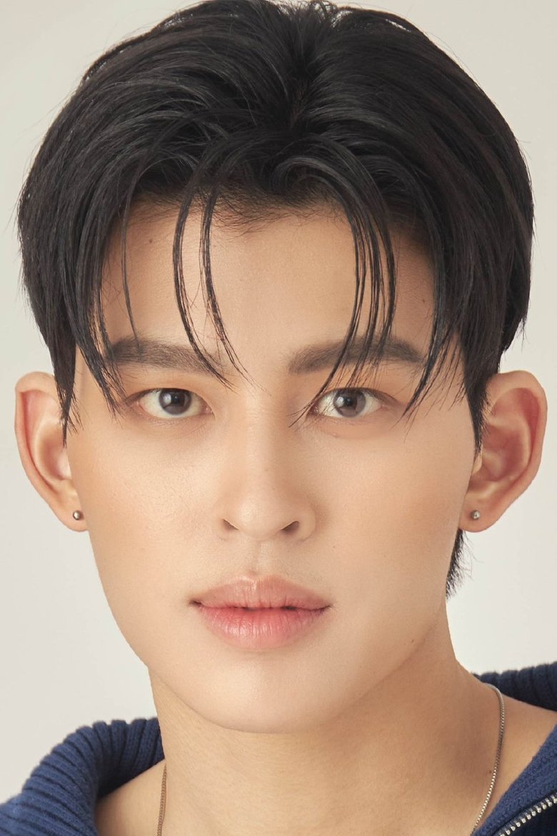 ณราวิชญ์ เลิศรัตน์โกมุสภ์