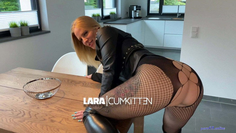 Lara CumKitten: Die Netzkatze backdrop 2