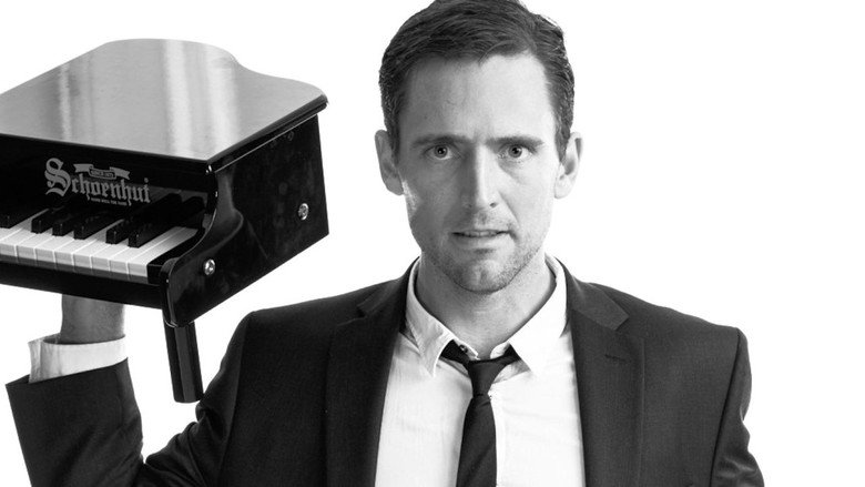 Owen Benjamin: Huge Pianist backdrop 2