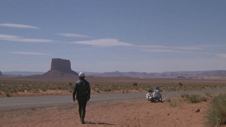 Electra Glide in Blue backdrop 3