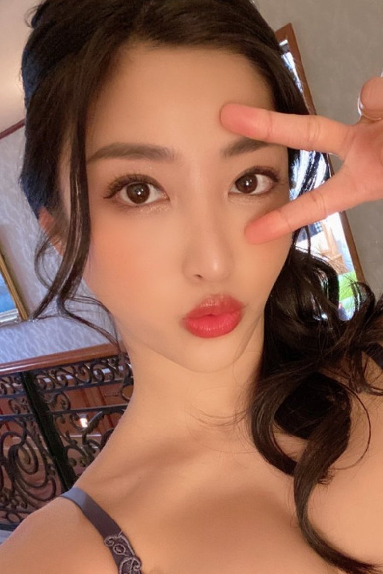 水川スミレ