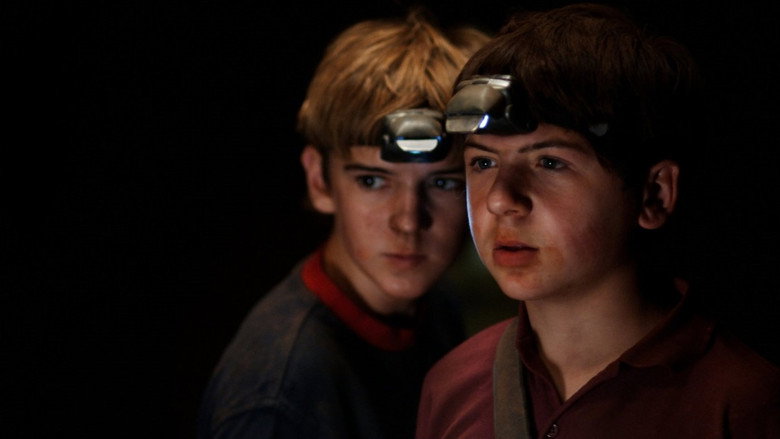The Three Investigators in The Secret of Skeleton Island backdrop 4