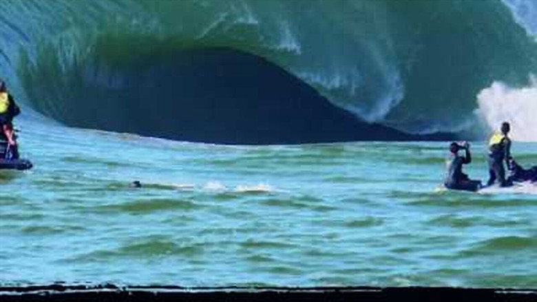 É Capixaba - A História do Surfe no Espírito Santo backdrop 1