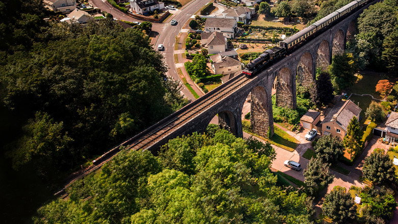 Riding Britain's Railways backdrop 6