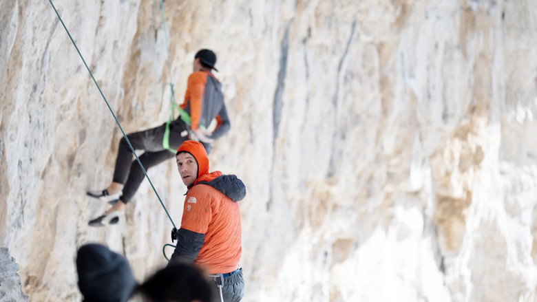 RACE TO 9A backdrop 1