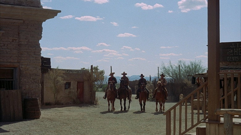 Rio Lobo backdrop 7