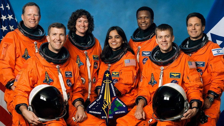 The Space Shuttle That Fell to Earth backdrop 6