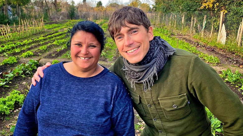 Simon Reeve's South America backdrop 9