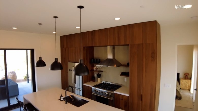 Luxury Airbnb In The Middle Of The Desert - USA