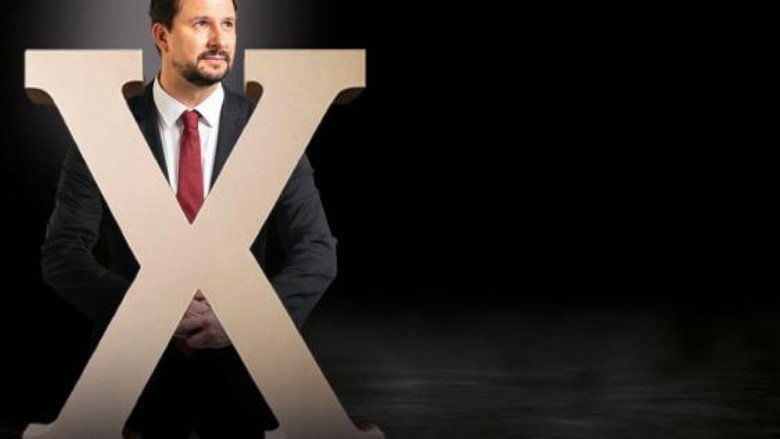 Hugo Sousa: X backdrop 1