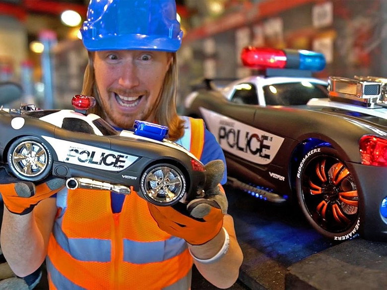 Handyman Hal builds a Police Car at Ridemakerz | RC Car for kids | Remote Police Car Racing