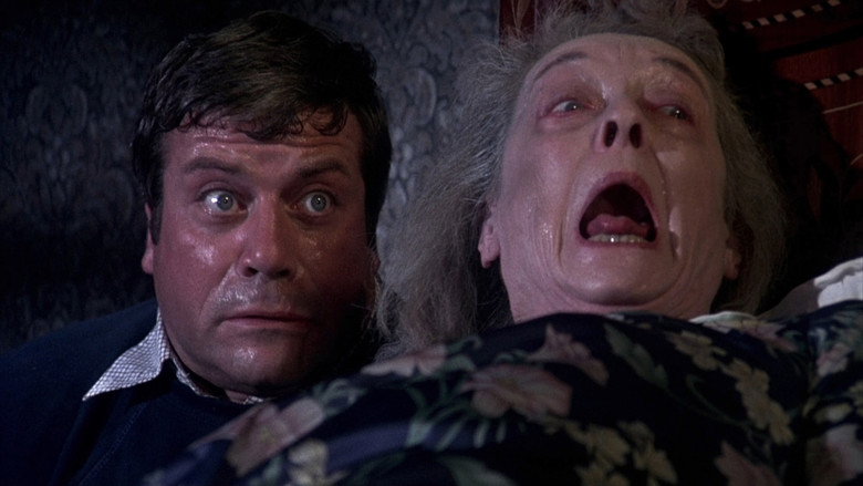 Burnt Offerings backdrop 4