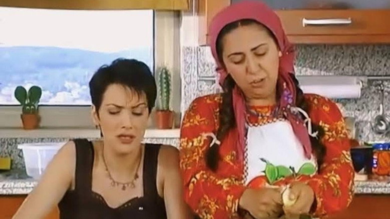 Yarım Elma backdrop 2