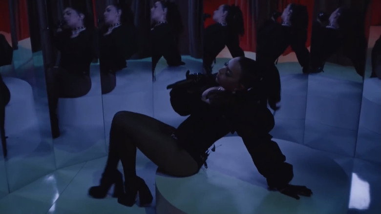Bandsintown PLUS Presents: Charli XCX backdrop 5