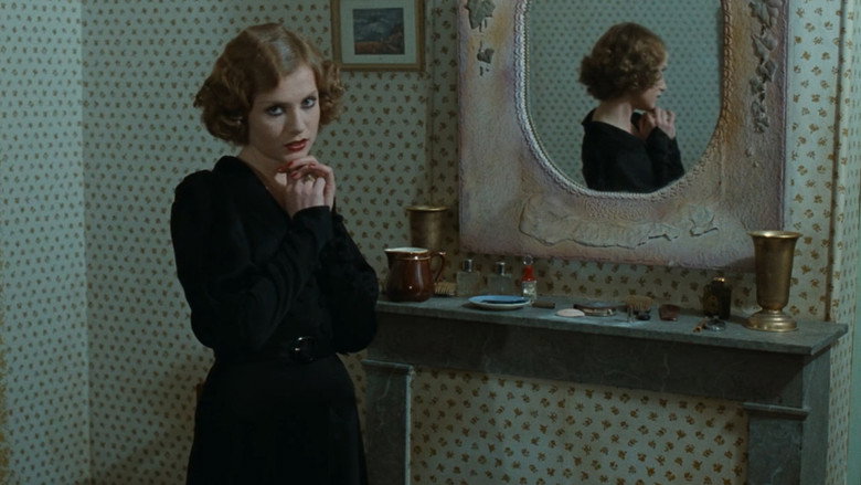 Violette Nozière backdrop 7