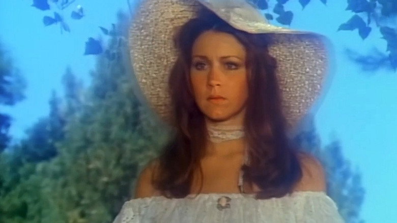 Young Lady Chatterley backdrop 3