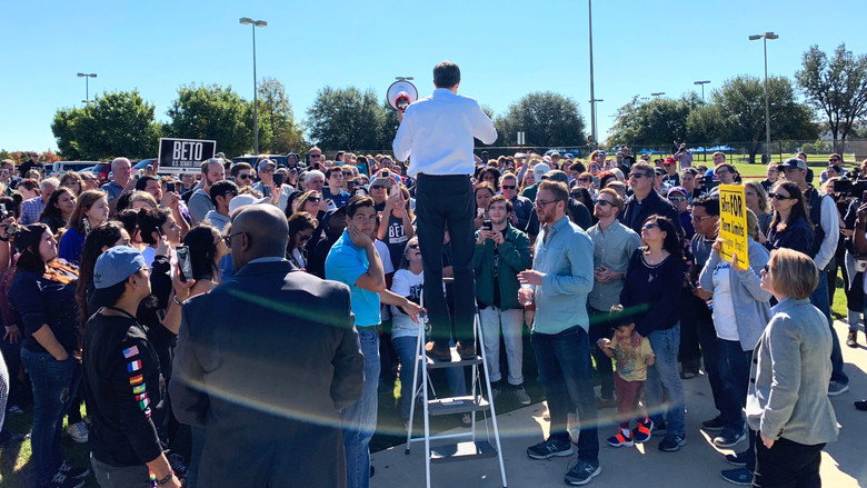 Running with Beto backdrop 7
