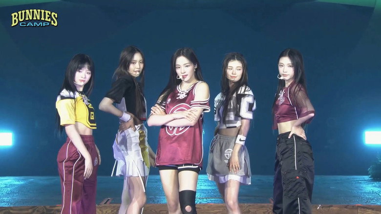 NewJeans: 1st Bunnies Camp [Fan Meeting 2023] backdrop 3