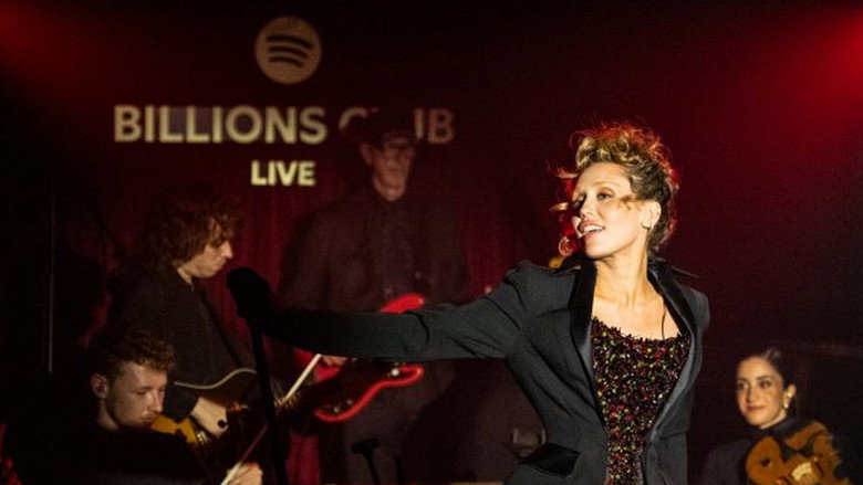 Billions Club Live with Miley Cyrus: A Concert Film backdrop 3
