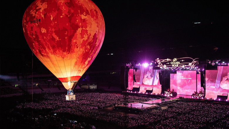2022 IU Concert [The Golden Hour: Under The Orange Sun] backdrop 4