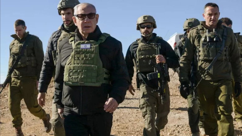 Iran, Israel and the Bomb backdrop 4