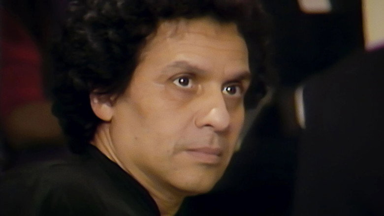Azzedine Alaïa, un couturier français backdrop 1