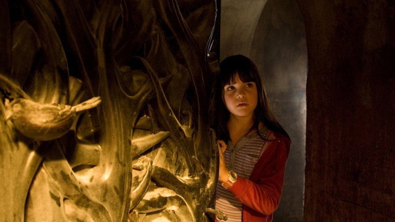 Don't Be Afraid of the Dark backdrop 4