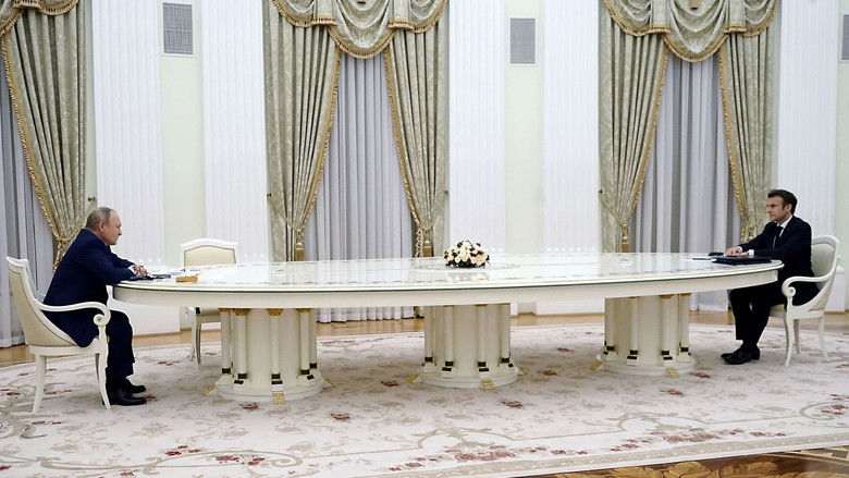Putin - Macron: the final table