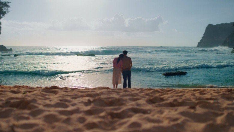 Cinta Tak Pernah Tepat Waktu backdrop 2