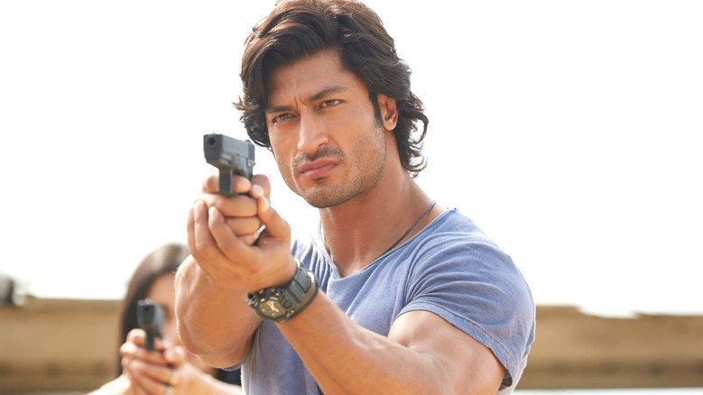 Commando 2 - The Black Money Trail backdrop 7