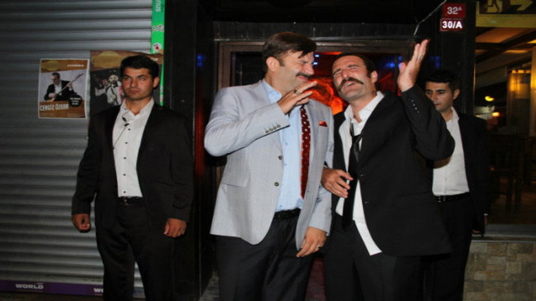 Hayat Sana Güzel backdrop 4