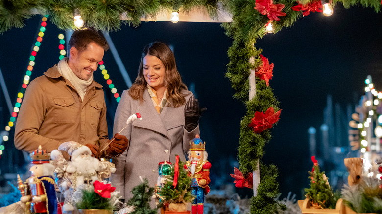 A Godwink Christmas backdrop 5
