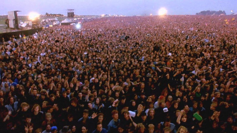AC/DC: Live At Donington backdrop 2