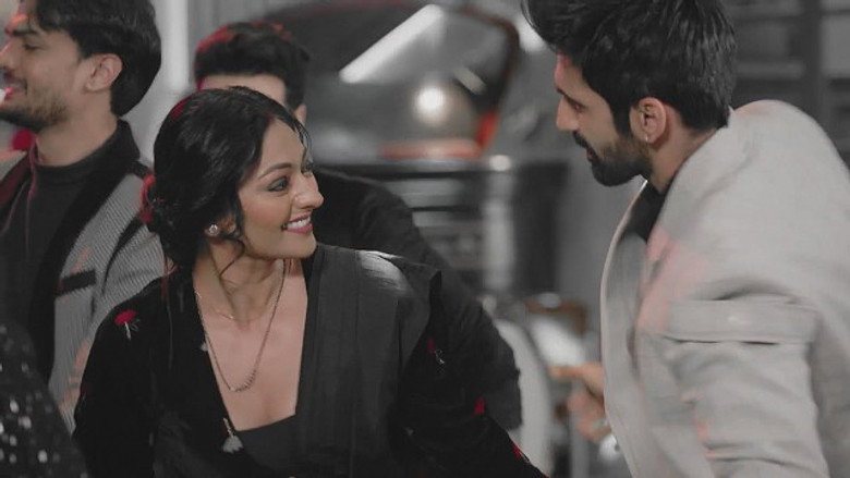 Amruta insults Virat at the party