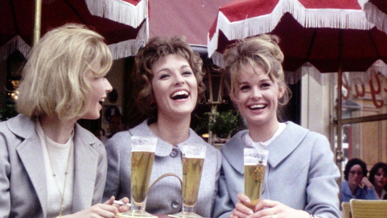 Three Girls in Paris backdrop 3