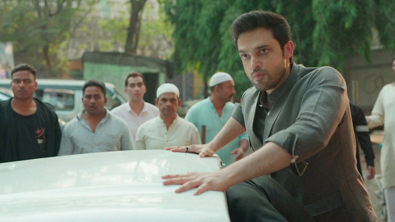 Mahid Strikes Ayesha's Beau