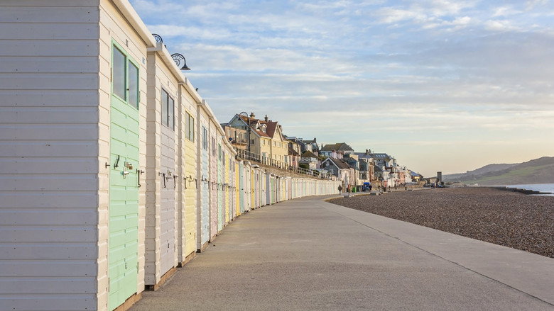 Britain's Best Beach Huts backdrop 2
