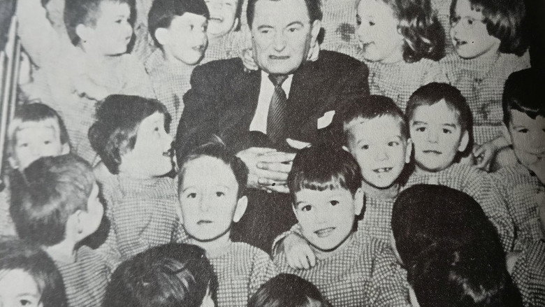 Bachelor with 40 children backdrop 2