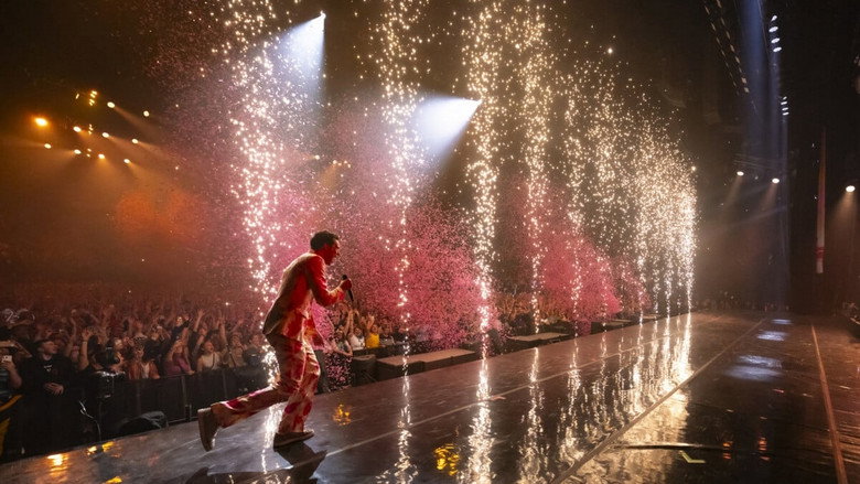 Mika à l'Accor Arena : Le concert évènement backdrop 2