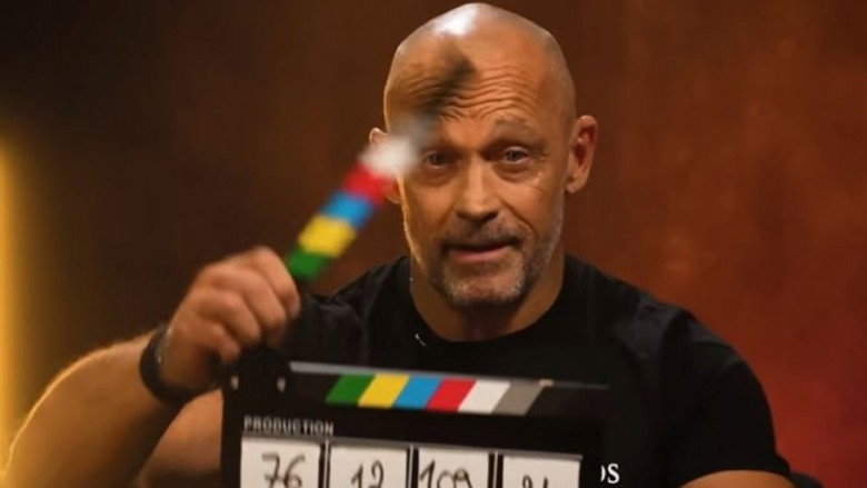 A PROFESSOR OF FIGHTING, HE HAS FIGHTED MORE THAN 1000 TIMES (Karim Clémenceau, GIGN trainer and expert)
