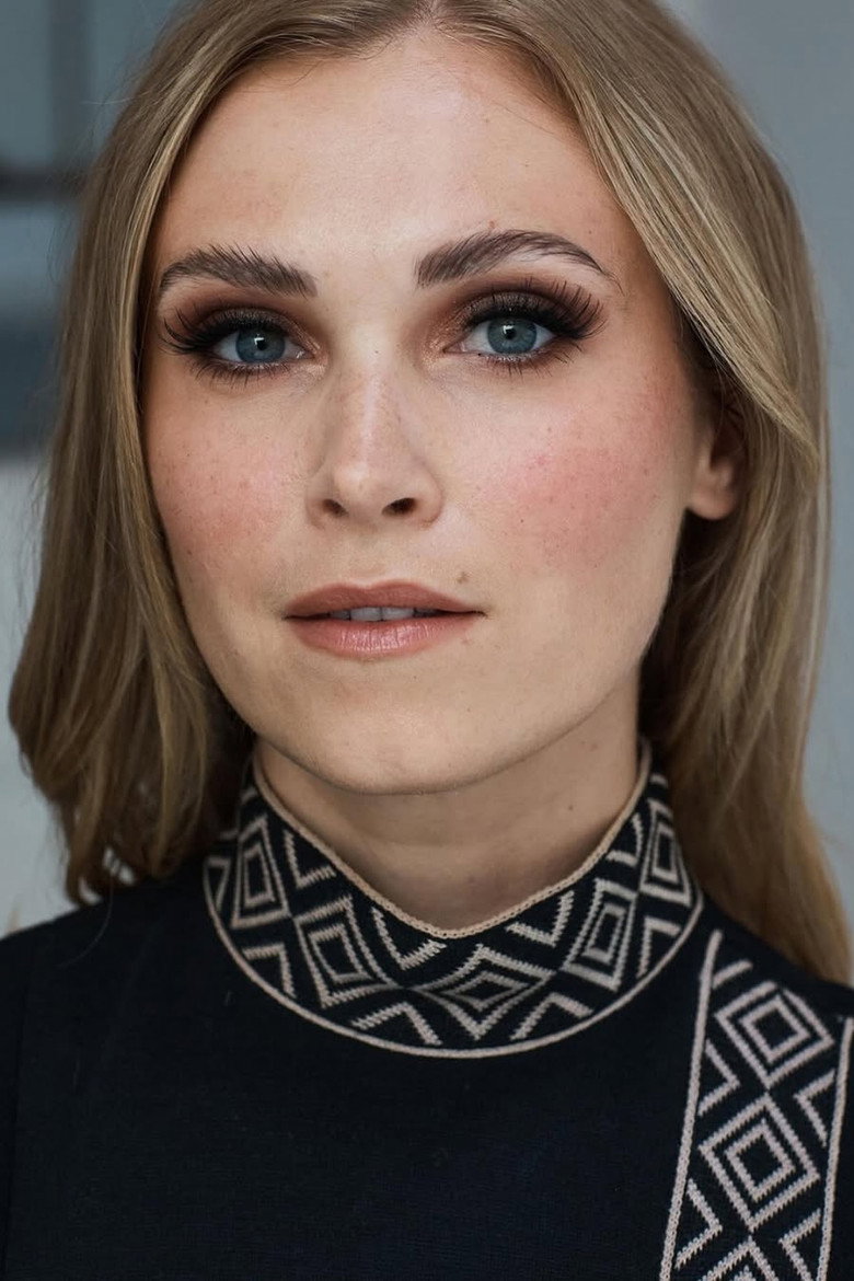 Eliza Taylor photo 2