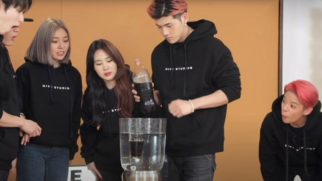 Still image for Hwaiting season 1 episode 8: Titanic and Bottle Cap Still image for Hwaiting season 1 episode 8: Titanic and Bottle Cap