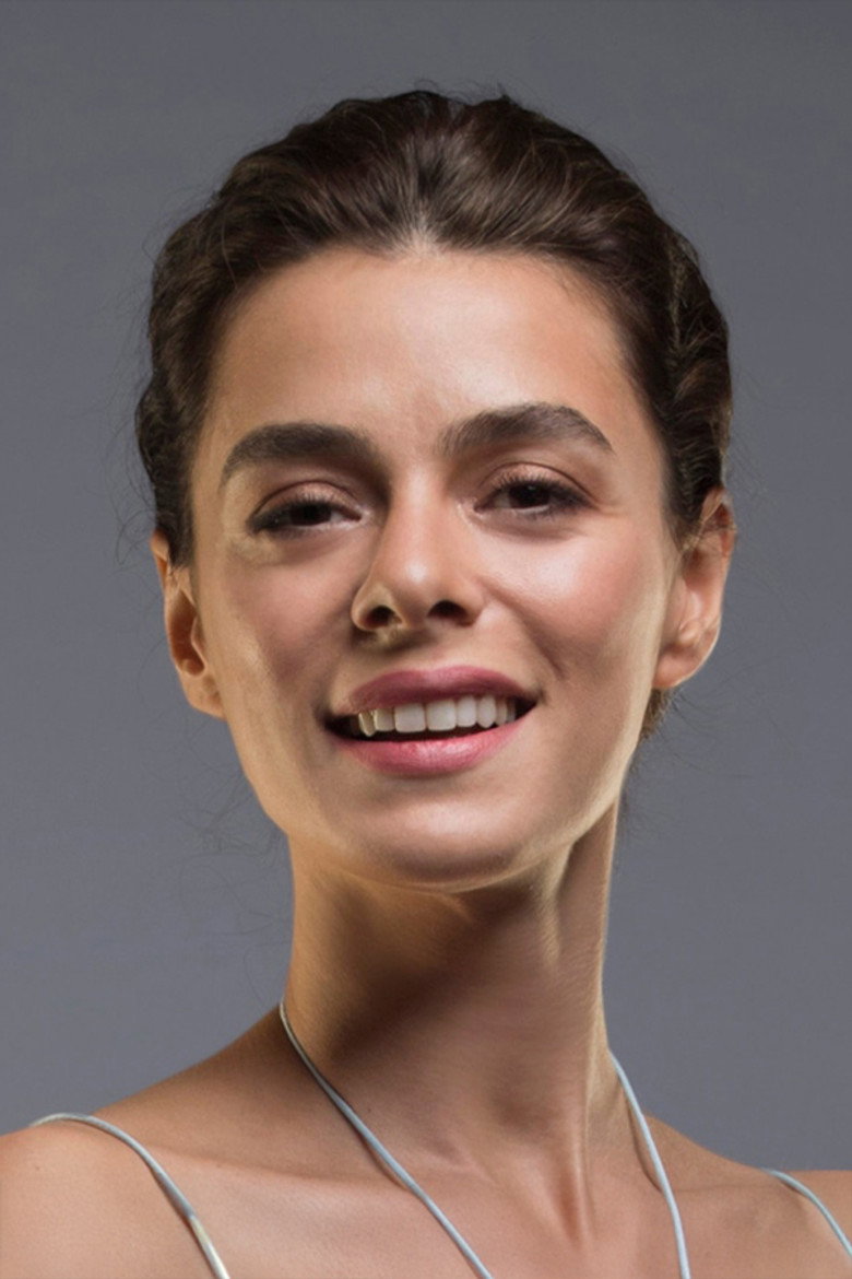 Özge Özpirinçci photo 9