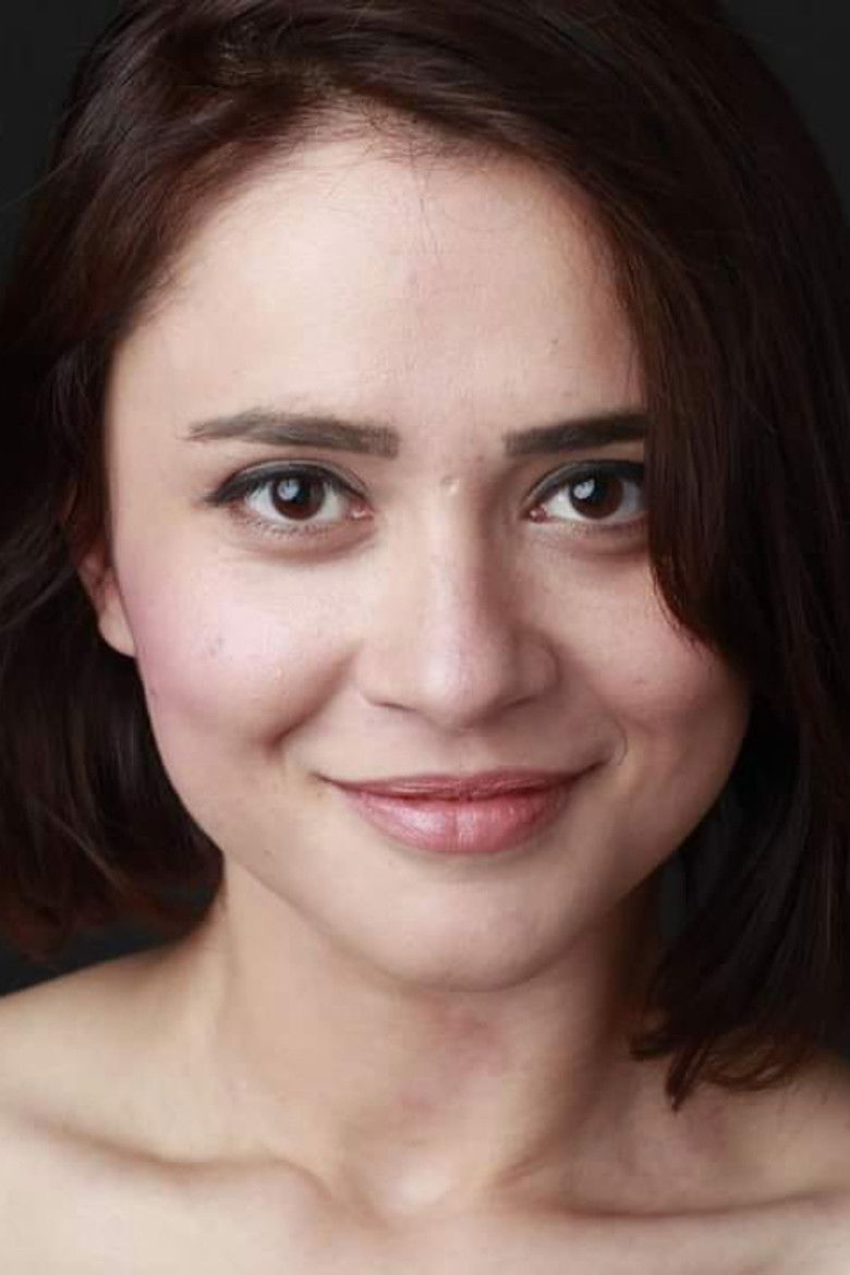 Özle Türk portrait image