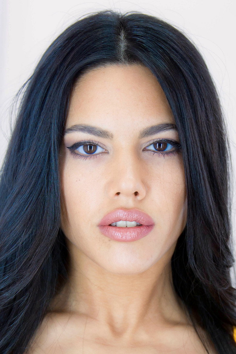 Apolonia Lapiedra photo 8